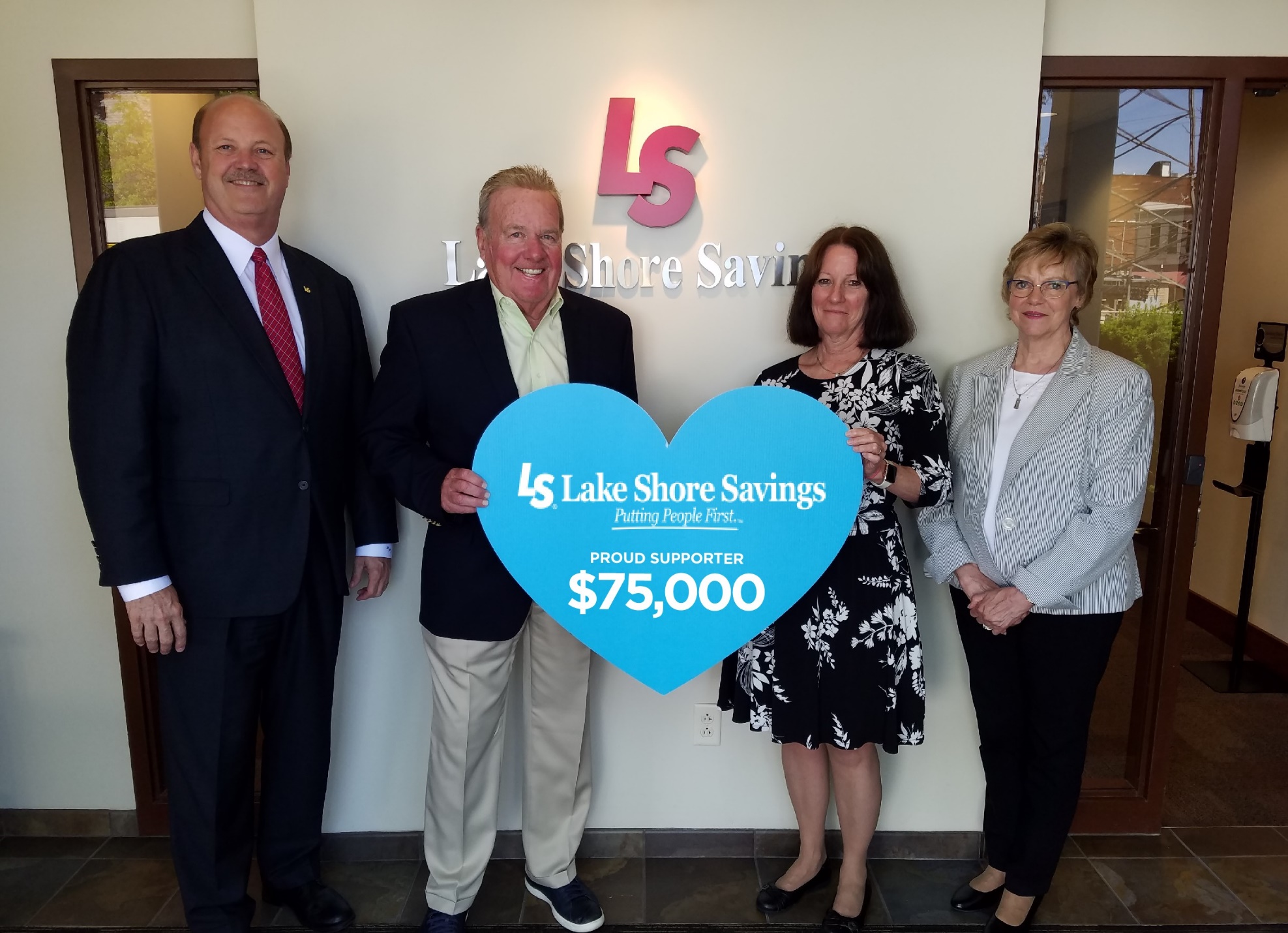 Lake Shore Savings Bank Supports Hospice House Capital Campaign | News